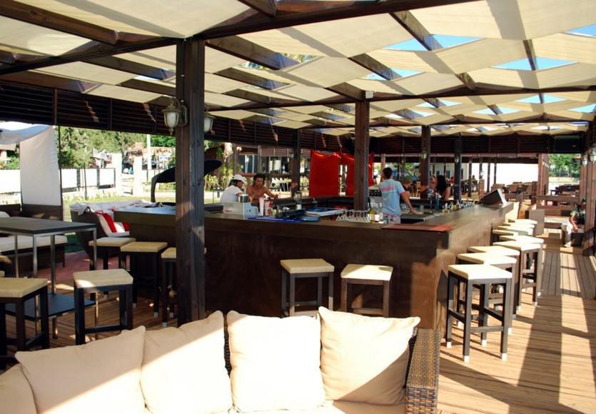 Side Beach Club Exterior photo